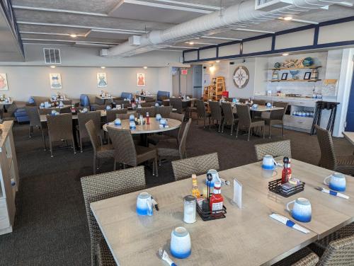 Admiral Resort Motel - photo 3