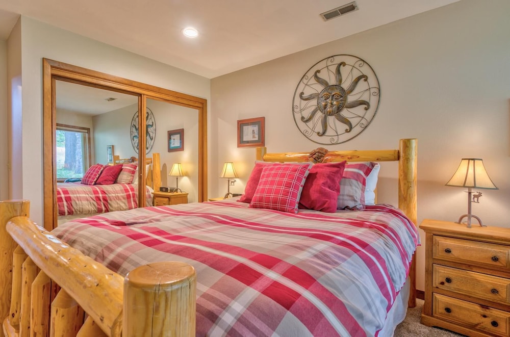 Tan Oak Unit 37 — Sunriver — photo 2