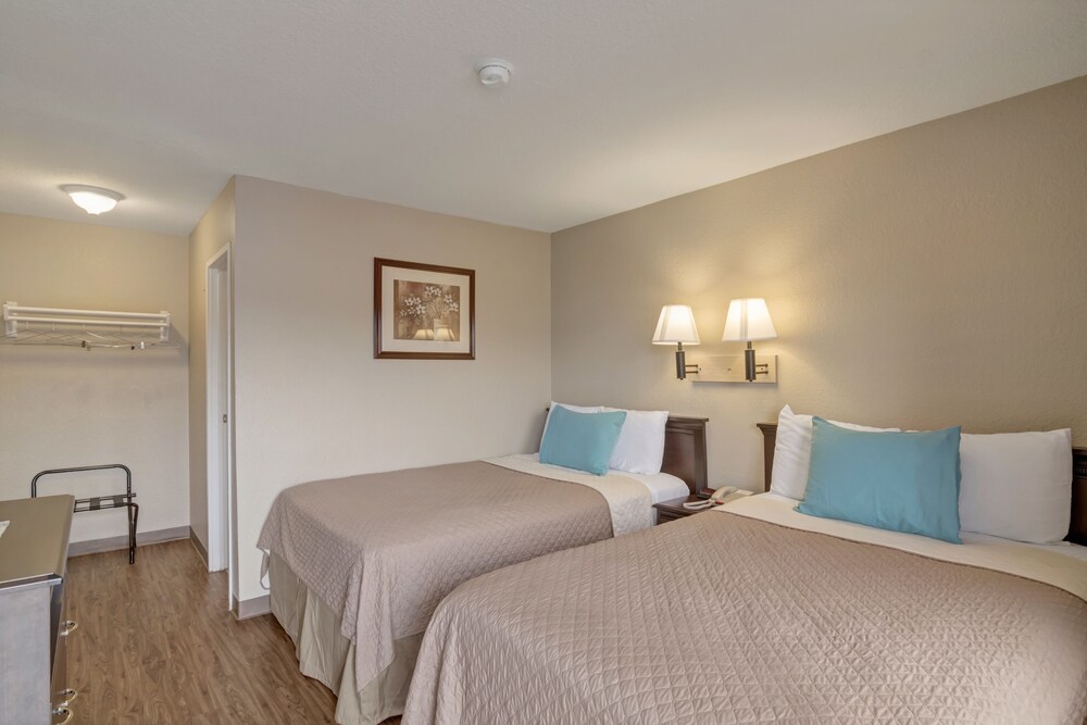 Capital O Hotel Richmond Hill Savannah area I 95 - photo 15
