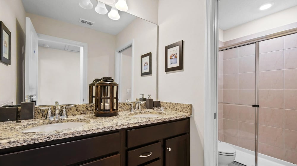 Orlando Getaway: Near Disney Pool Resort - photo 40