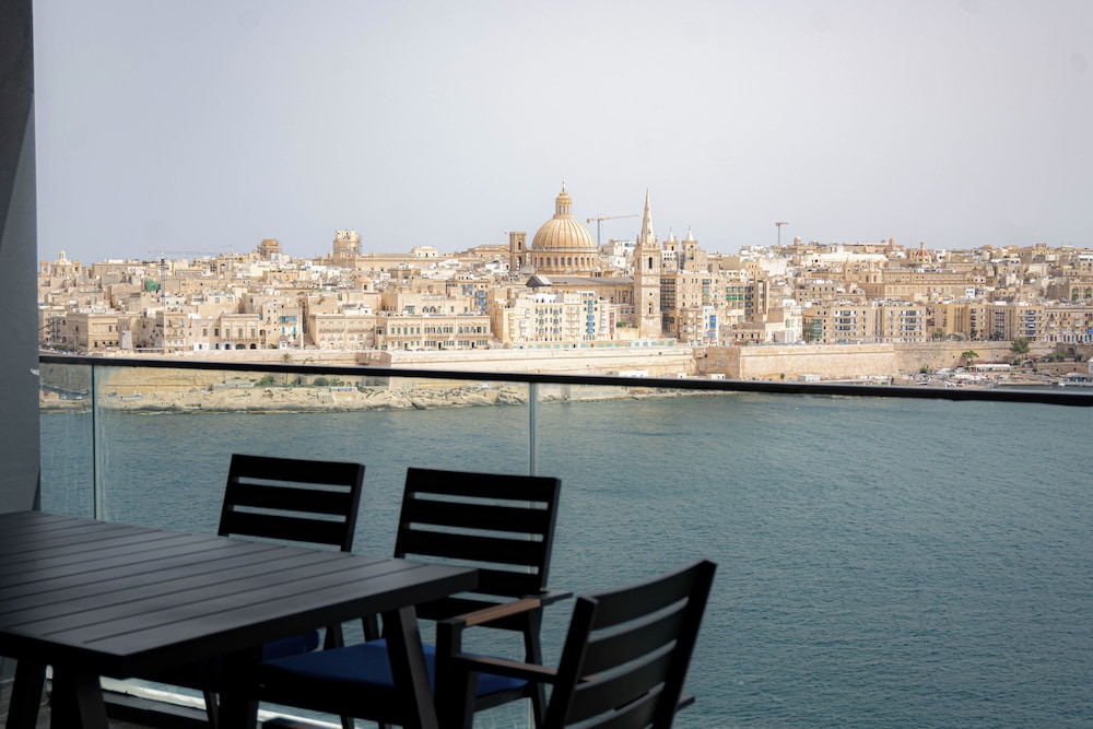 Best View Fortina Luxury Suites — 4-Star Luxury Hotel in Sliema, Malta