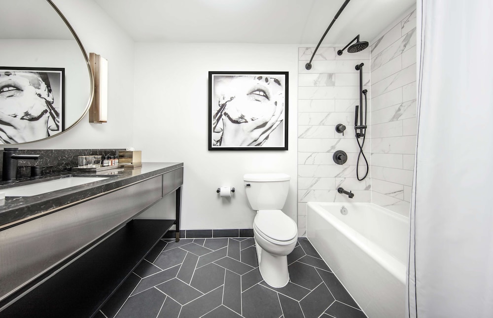 C. Baldwin Curio Collection by Hilton - photo 33