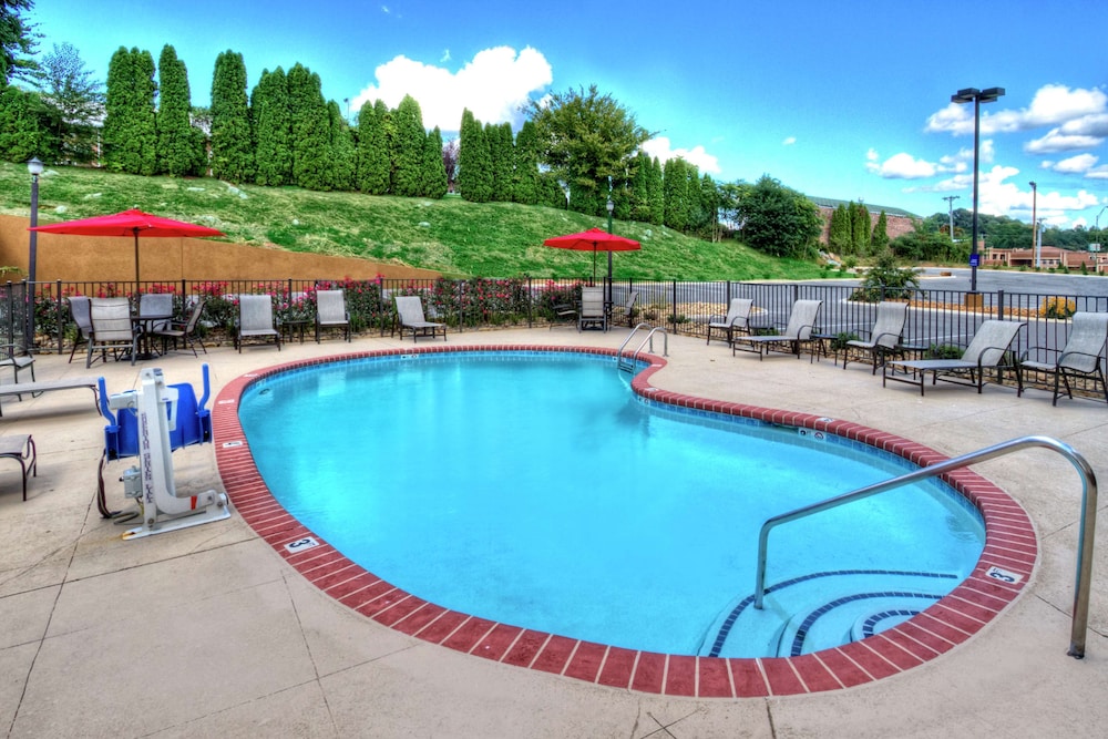 Hampton Inn Cookeville - photo 21