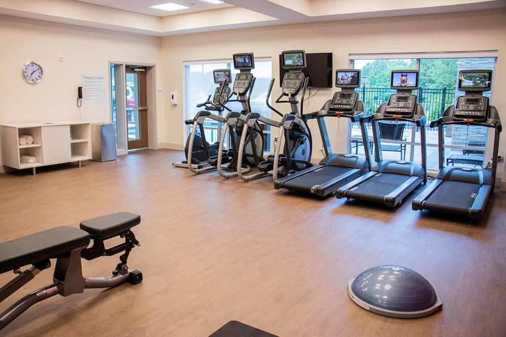 Holiday Inn Express and Suites Tuscaloosa East Cottondale - photo 11