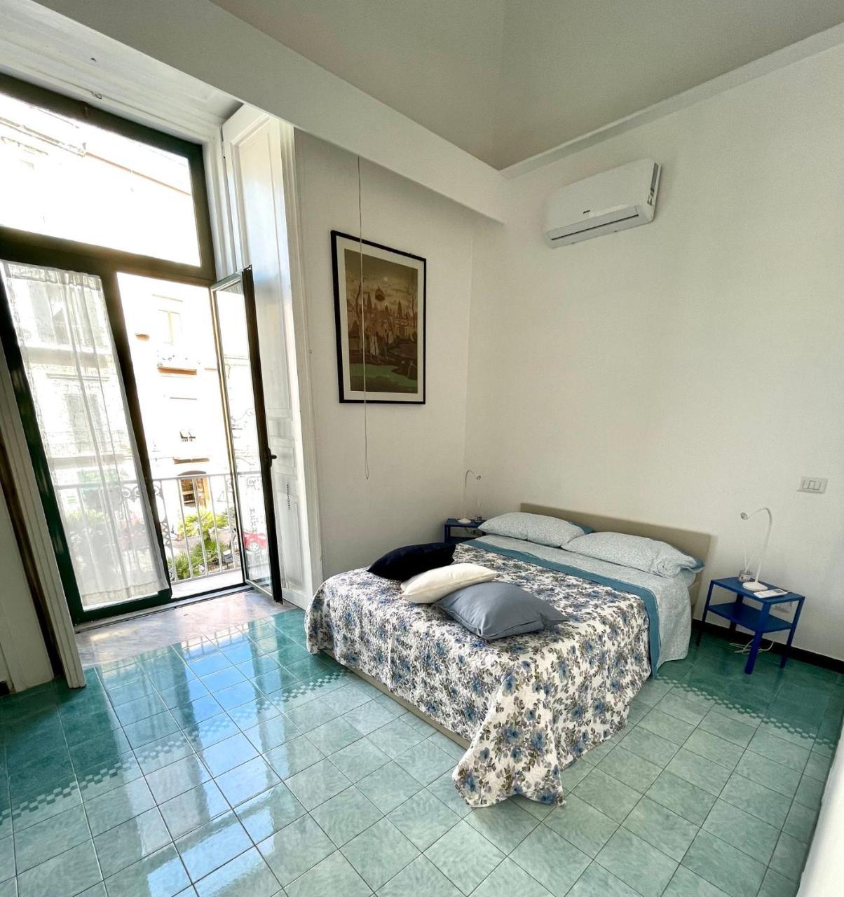 Il Balcone Sulla Piazza — Torre Annunziata