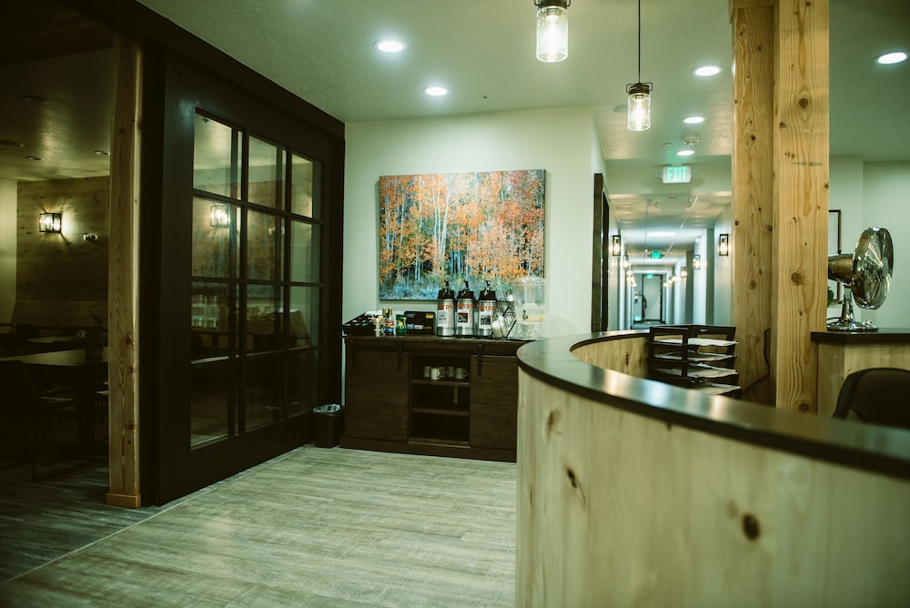 Silver Creek Hotel - photo 47