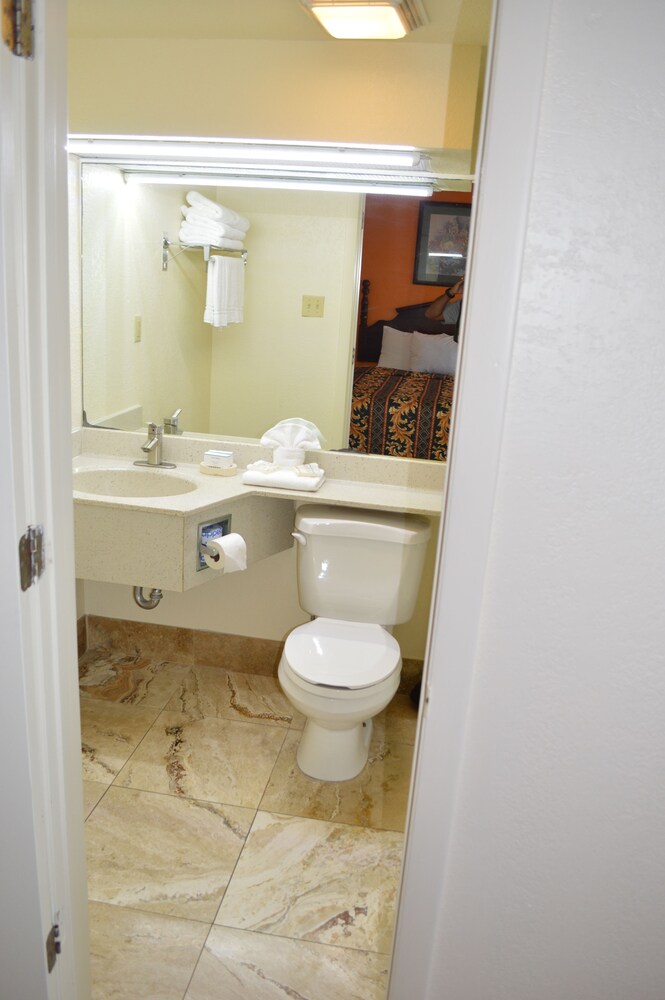 Budget Inn Ft Myers - photo 23
