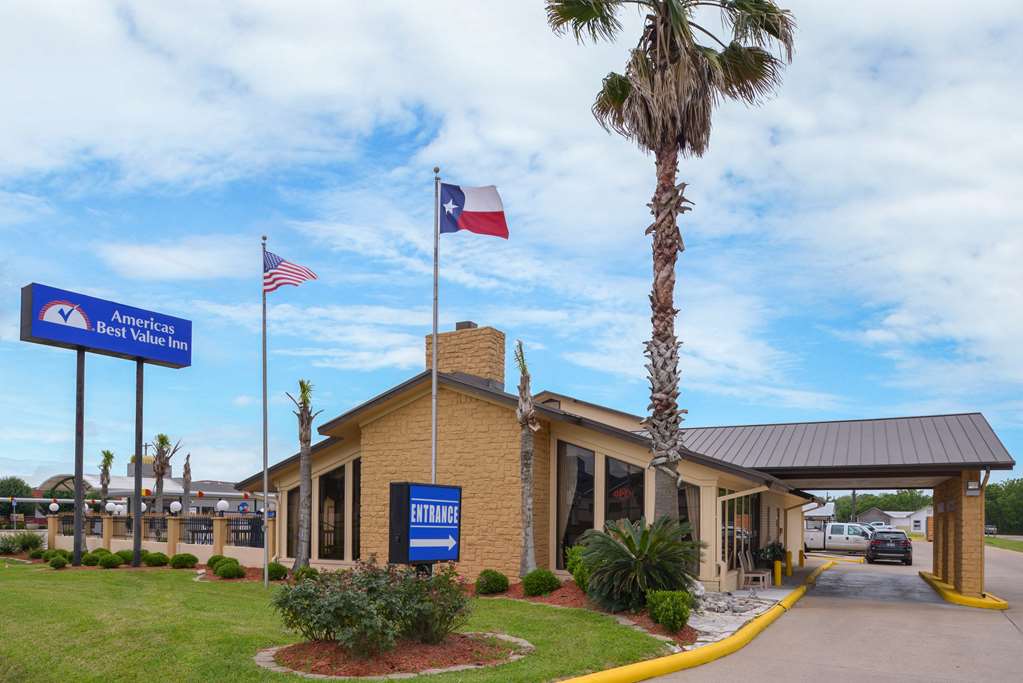 Americas Best Value Inn West Columbia - photo 2