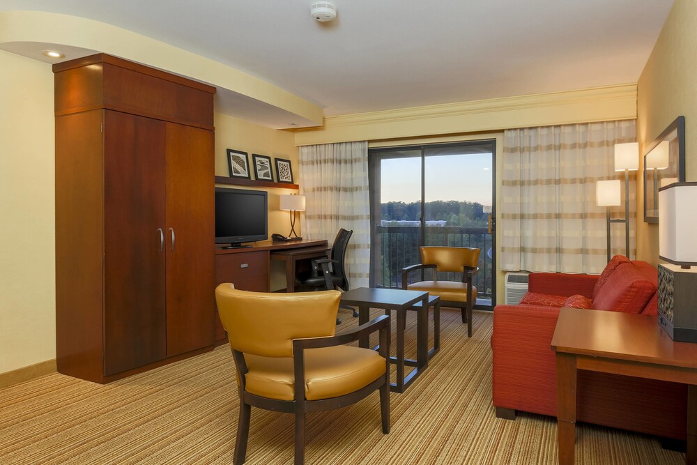 Courtyard by Marriott Potomac Mills Woodbridge - photo 11