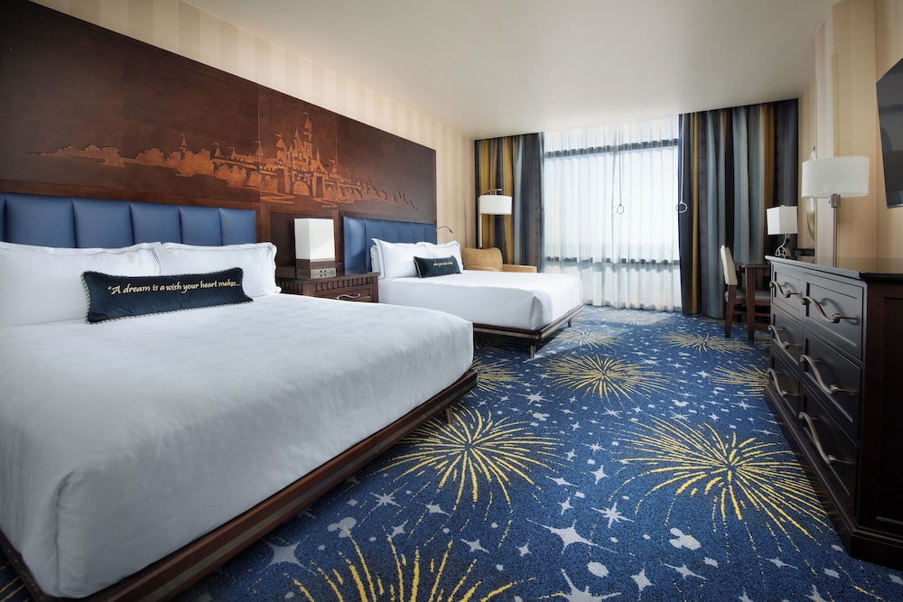 Disneyland Hotel - photo 26