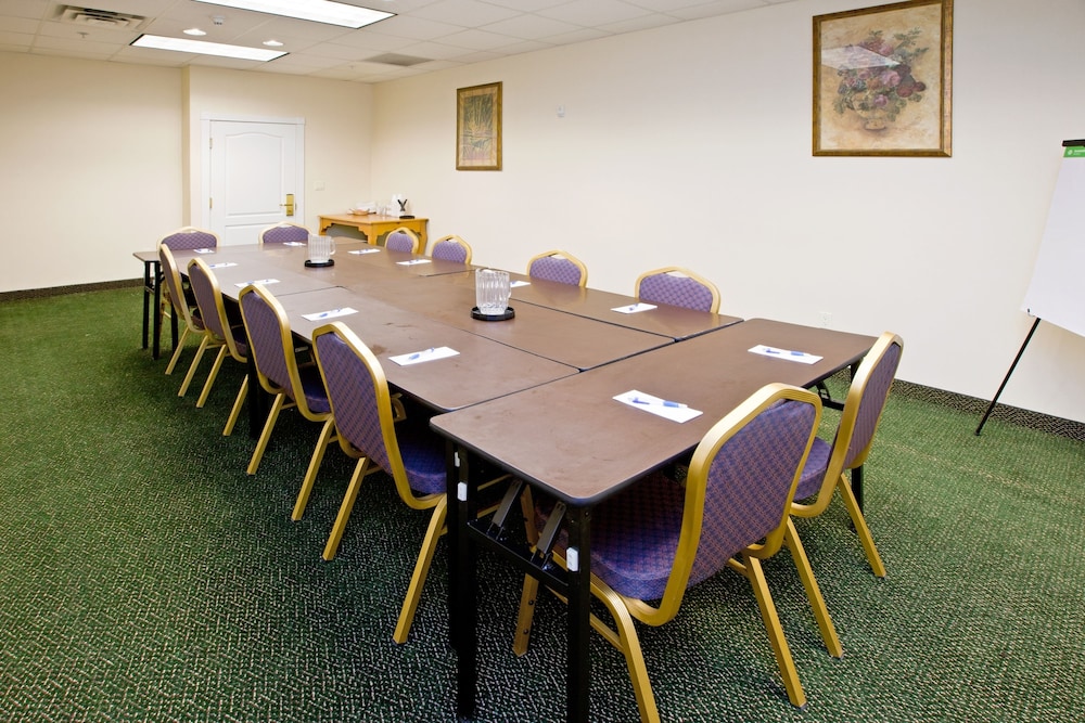 Candlewood Suites St. Joseph Benton Harbor by IHG - photo 28