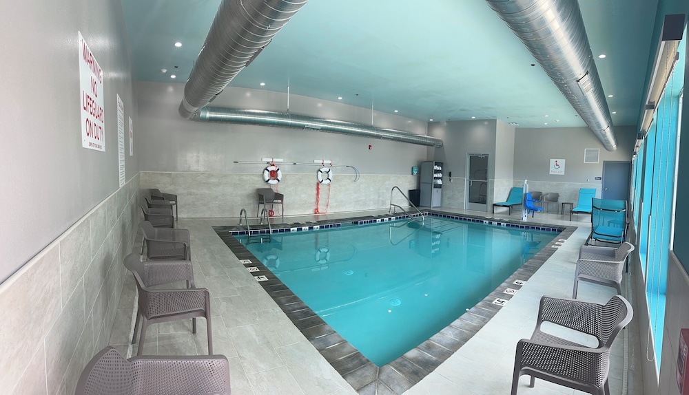 avid Hotel Harrisburg NE Hershey Area by IHG - photo 10