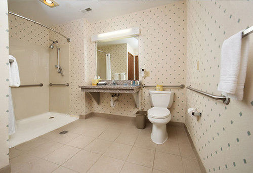 Hawthorn Suites by Wyndham Holland Toledo Area - photo 12