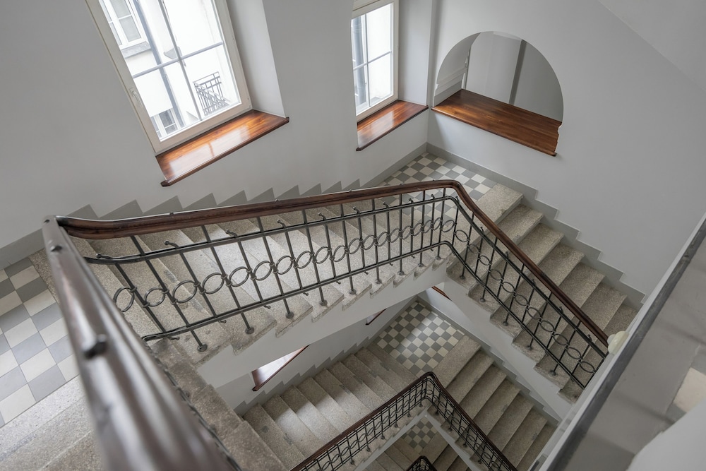 Spacious Filtry Apartment near Pola Mokotowskie by Noclegi Renters — 4-Star Luxury Hotel in Warsaw, Poland