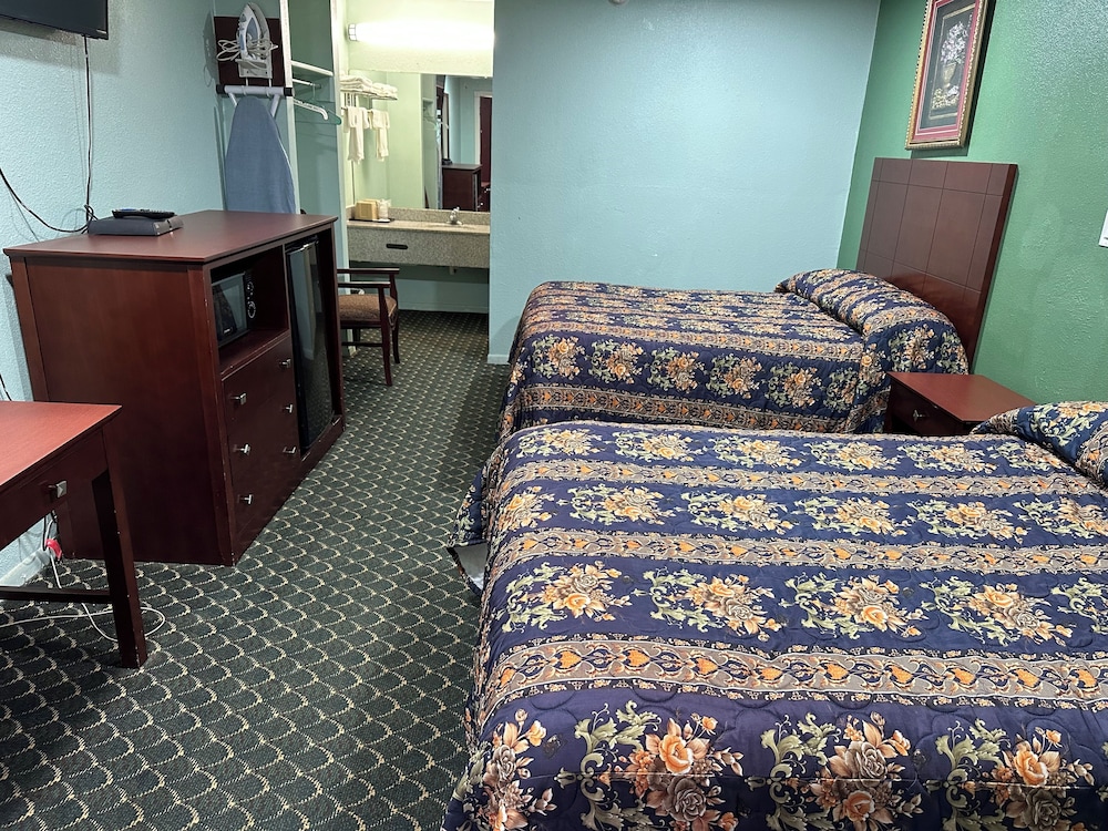 Roadside Inn — hotel in Floresville
