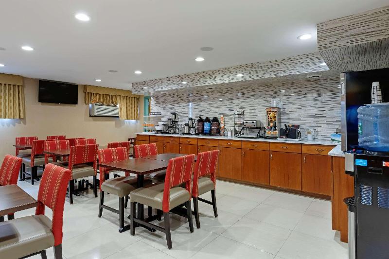 Comfort Inn Brooklyn - photo 31