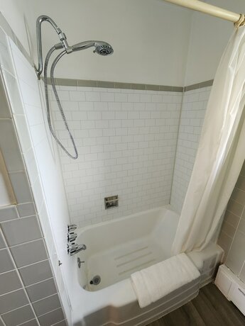 Riviera Motel Erie - photo 3