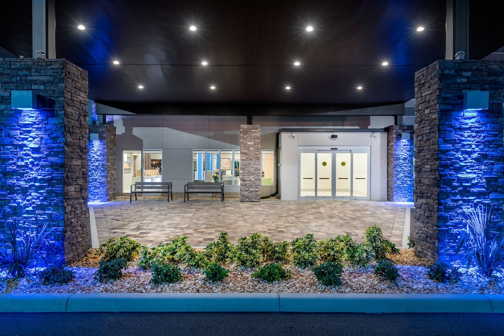 Holiday Inn Express & Suites Punta Gorda by IHG - photo 25