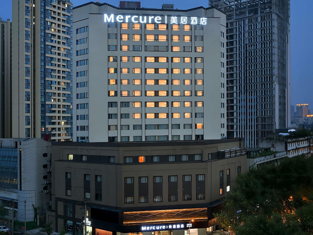 Mercure Chengdu Jinniu Wanda Plaza — 4-Star Luxury Hotel in Chengdu, People's Republic of China