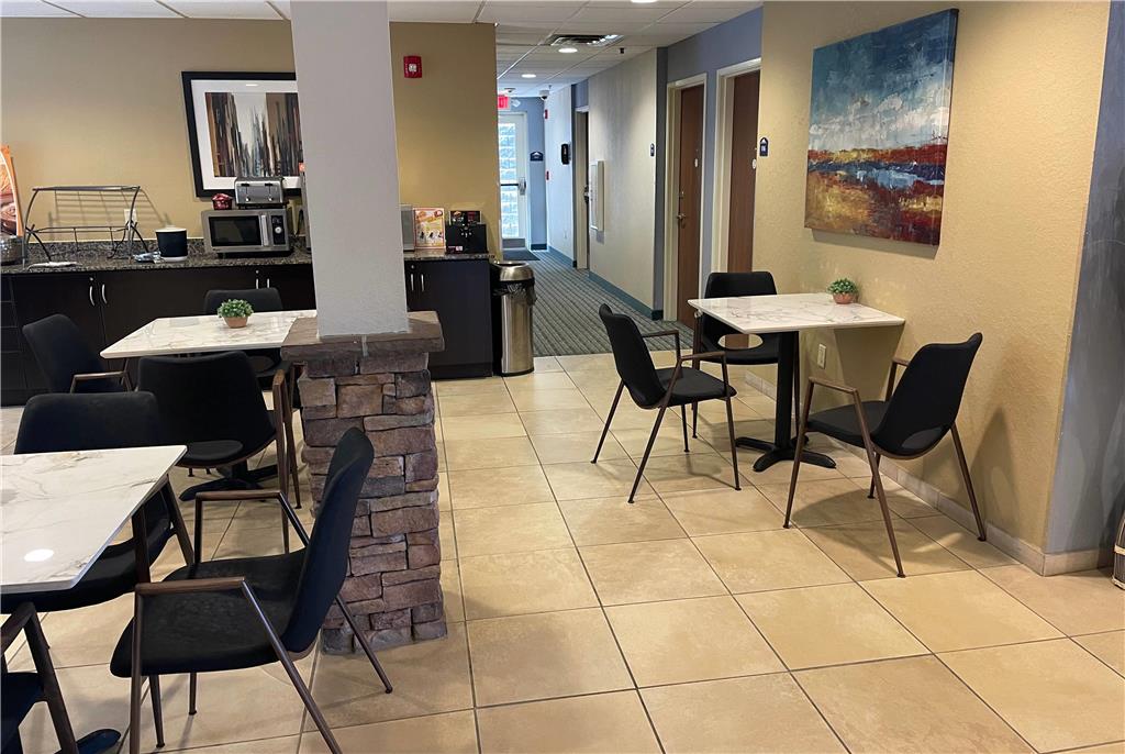 Microtel Inn & Suites by Wyndham Waynesburg - photo 19