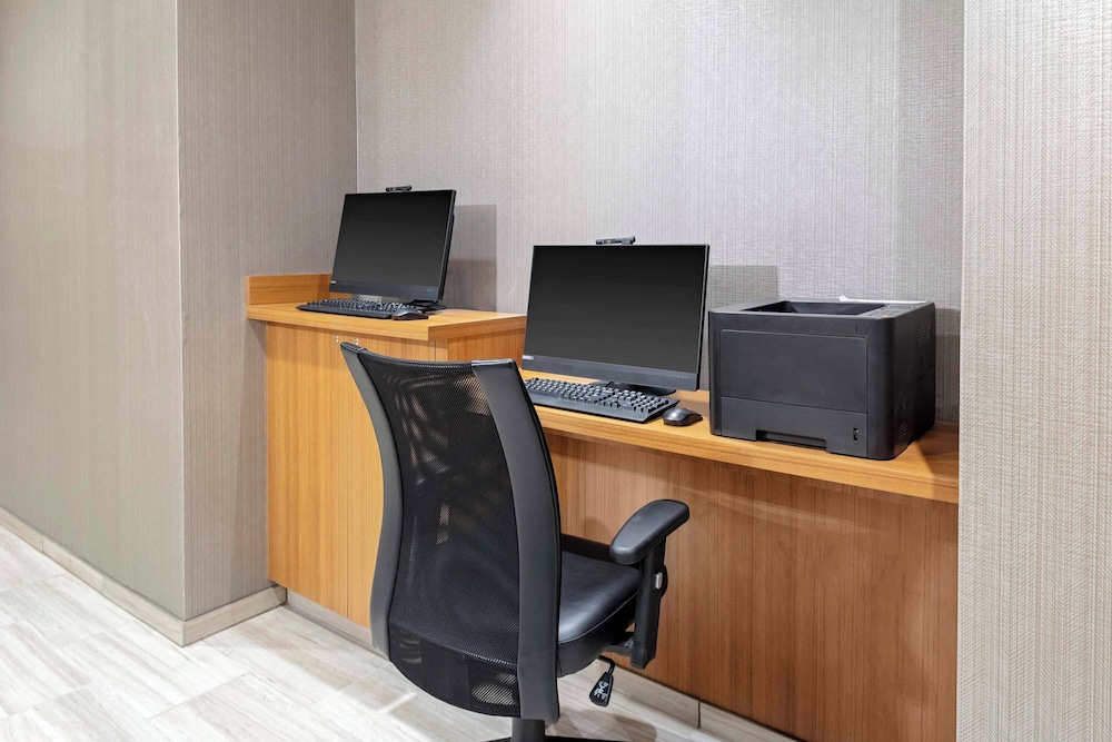 SpringHill Suites by Marriott Kansas City Plaza - photo 16
