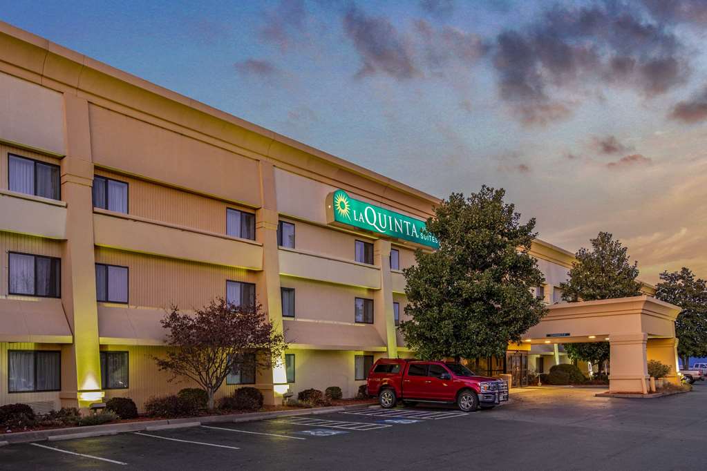La Quinta Inn & Suites by Wyndham N Little Rock McCain Mall - featured photo