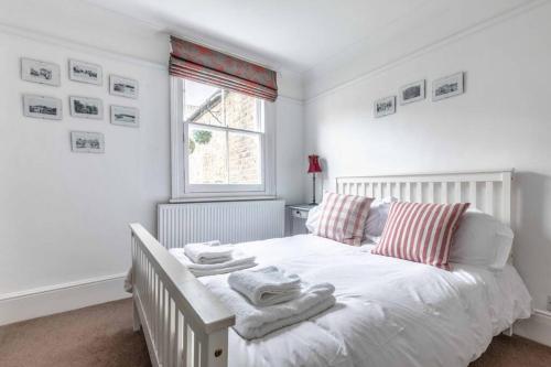 Windsor Town Centre Victorian townhouse sleeps 6 — 4-Star Luxury Hotel in Windsor, United Kingdom