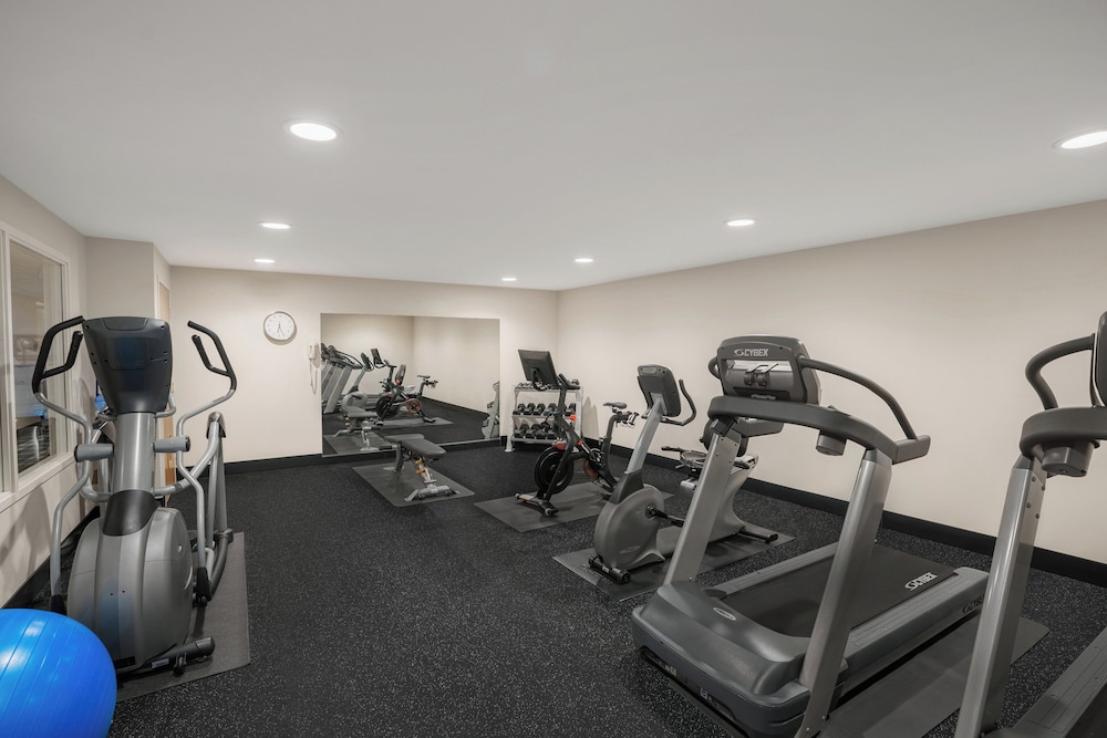Holiday Inn Express & Suites Hayward by IHG - photo 40