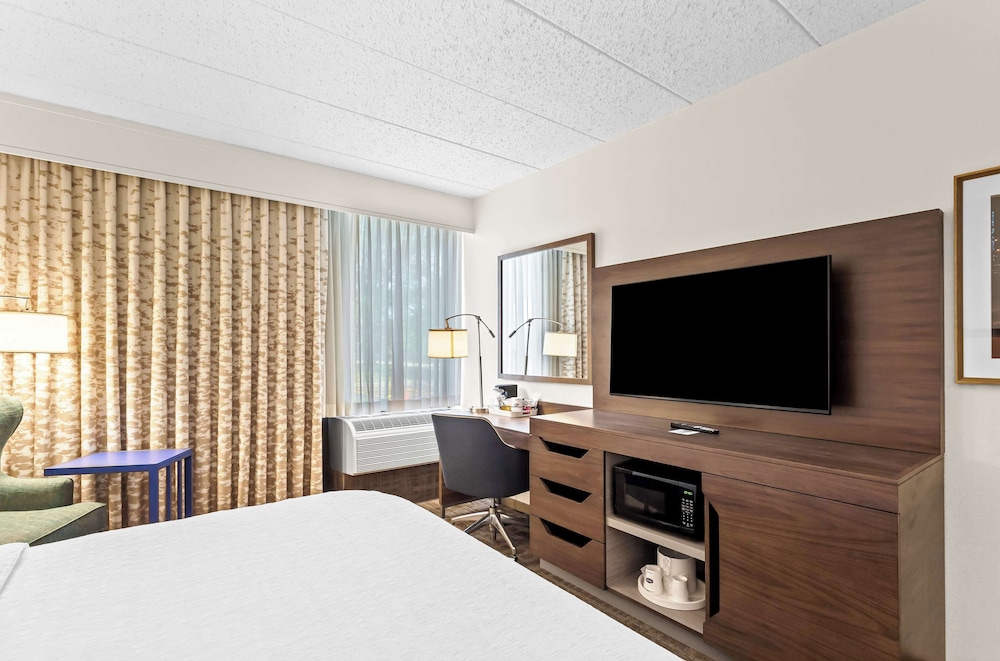 Hampton Inn Chicago Naperville - photo 12