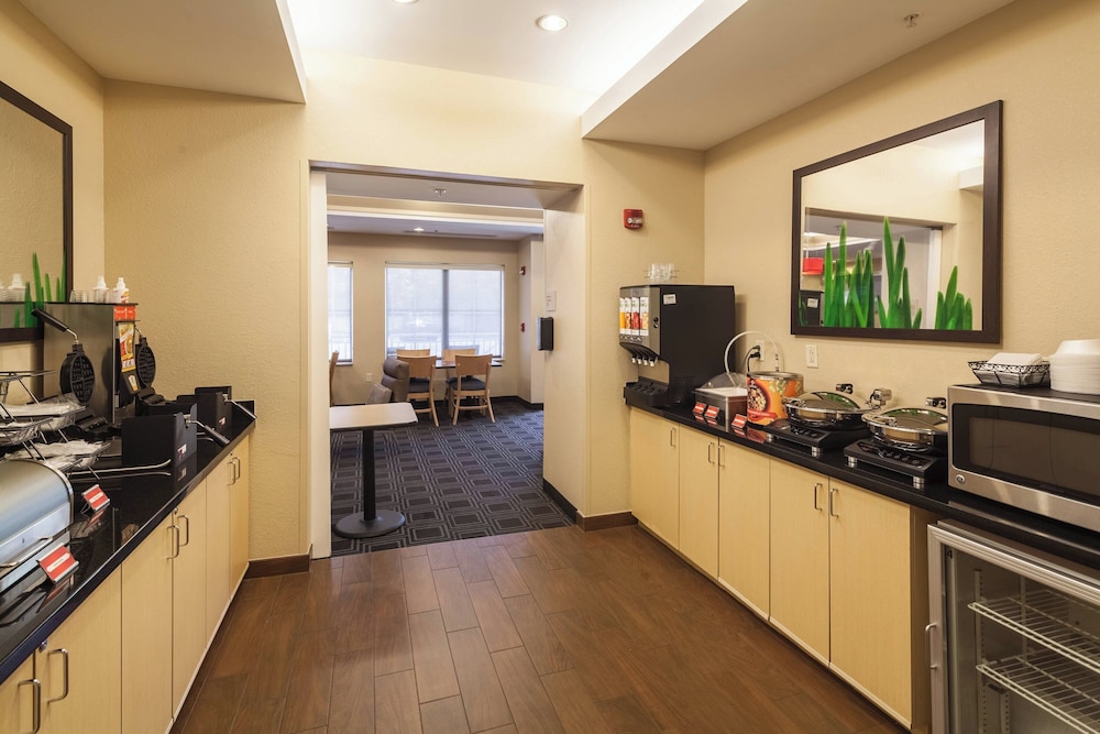 Towneplace Suites Marriott Jacksonville Butler Boulevard - photo 23
