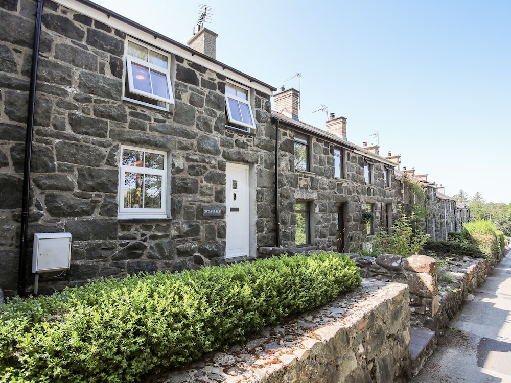 Gyda’r Llif in Criccieth, United Kingdom