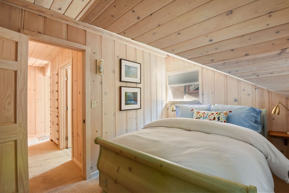 Mesmerizing Meeks Bay Outdoor Waterfront Deck - photo 7