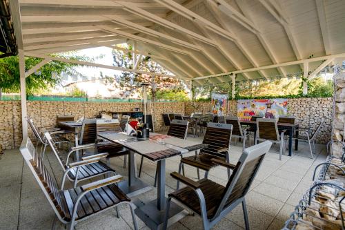 Casa Augsburg — 4-Star Luxury Hotel in Banesti, Romania