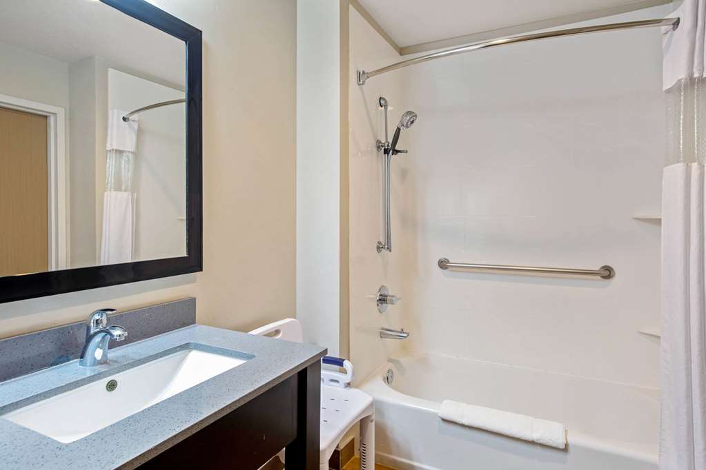 La Quinta Inn & Suites by Wyndham Cedar City - photo 17