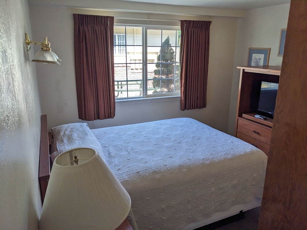 Hi Lo Motel Cafe and RV Park - photo 15