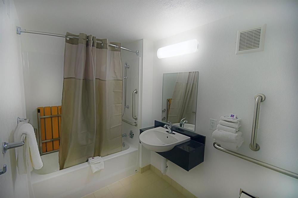 Days Inn by Wyndham Charleston WV - photo 8