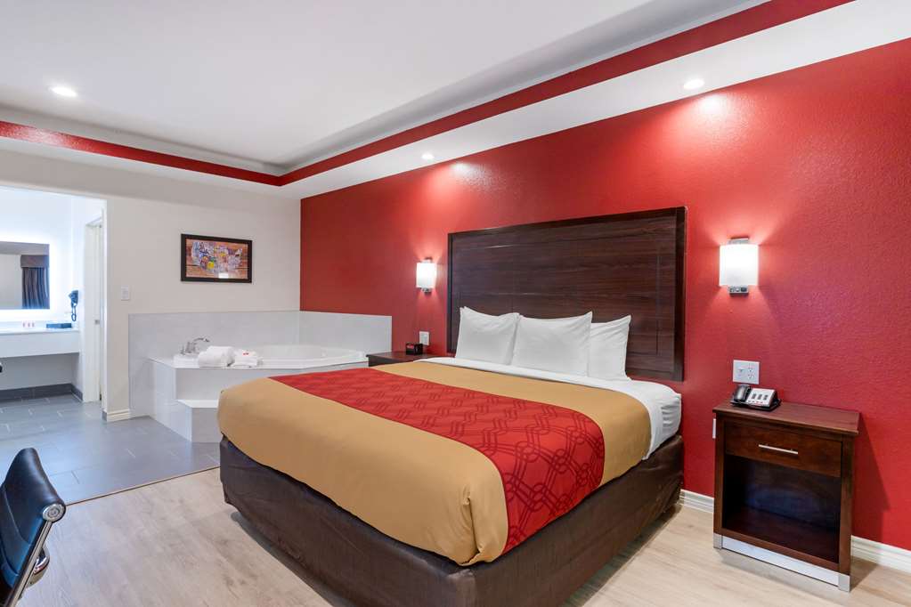Econo Lodge Houston Northwest Cypress - photo 10