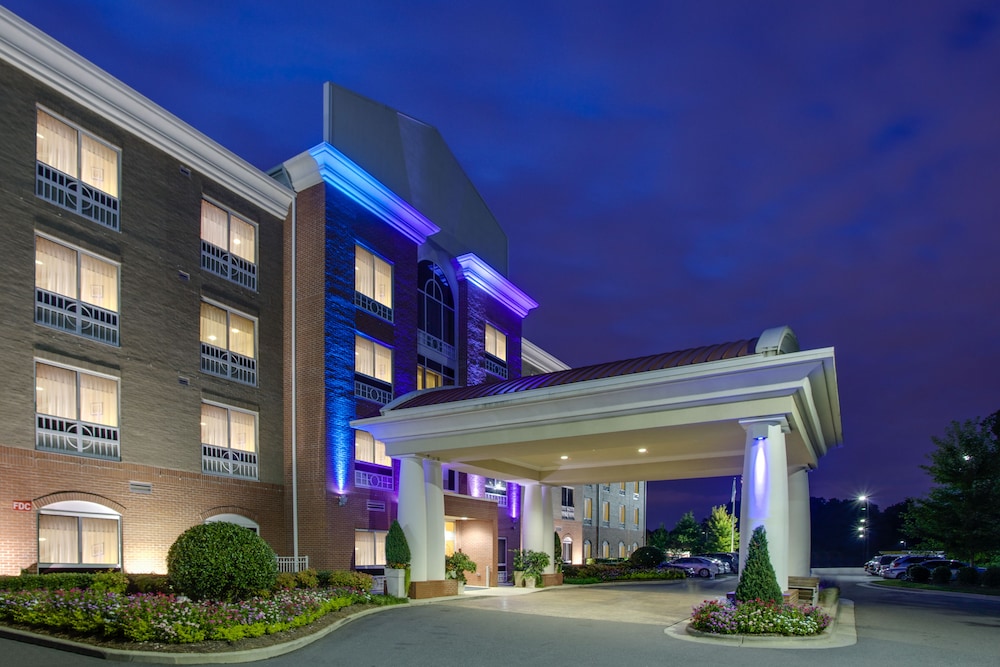 Holiday Inn Express Hotel & Suites Raleigh SW NC State by IHG - photo 2