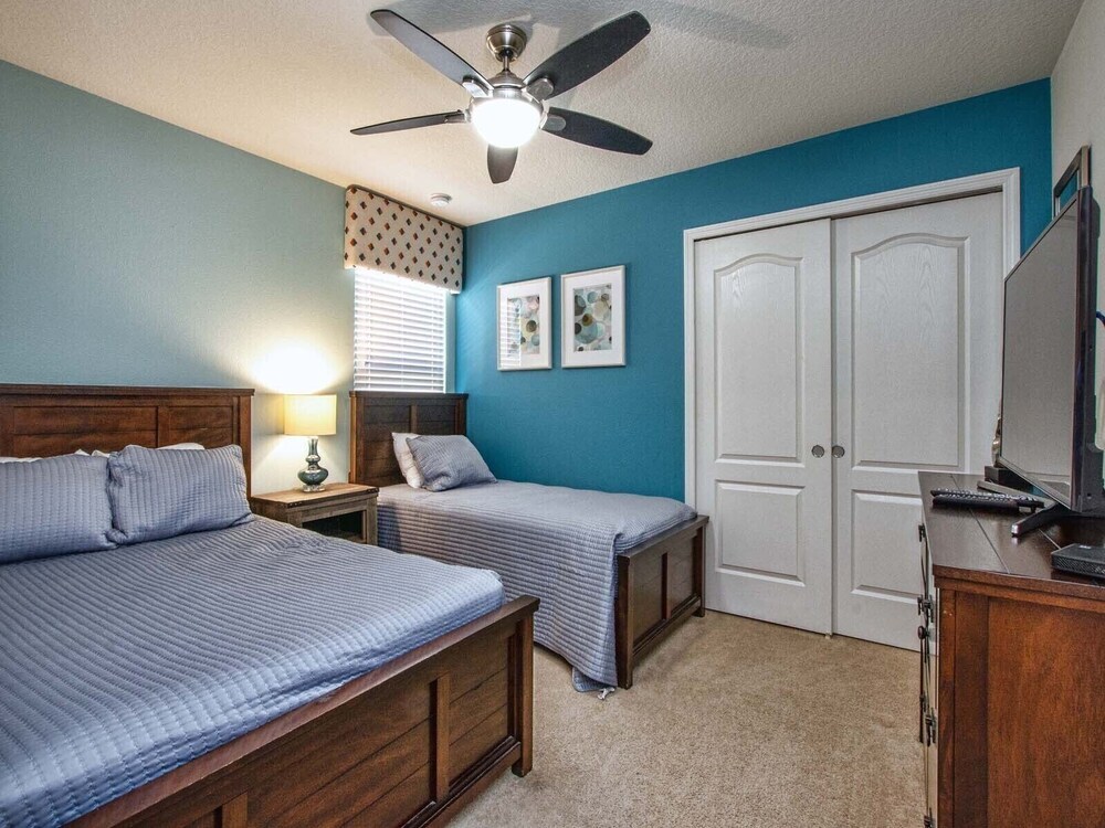Spacious 8BR Villa w Pool & Resort Amenities - photo 10