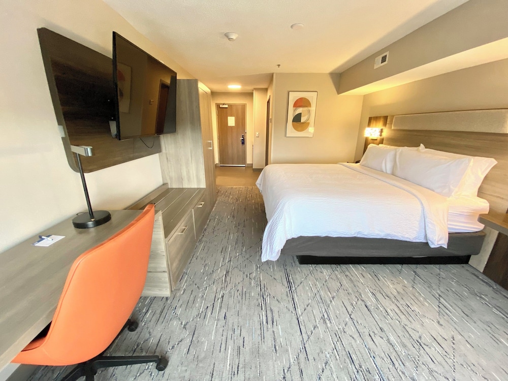 Holiday Inn Express and Suites Elyria - photo 8
