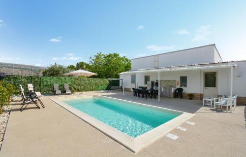 2 Bedroom Lovely Home In Comiso — 4-Star Luxury Hotel in Comiso, Italy