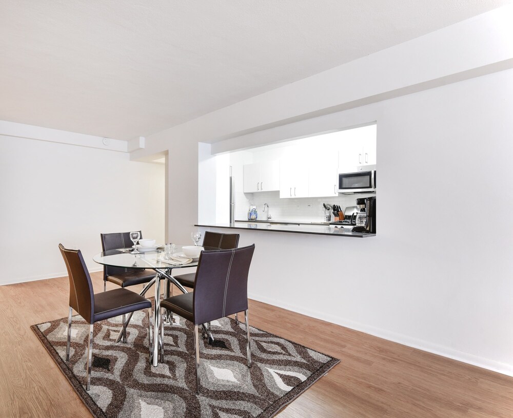 Global Luxury Suites At Emerson Place - photo 12
