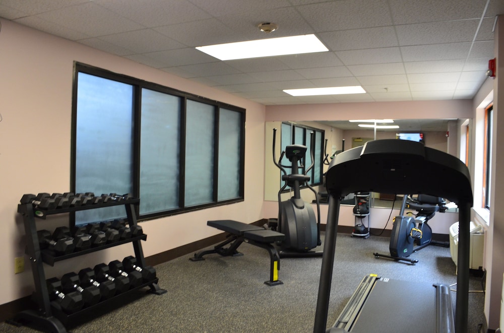 Holiday Inn Express Madison by IHG - photo 22