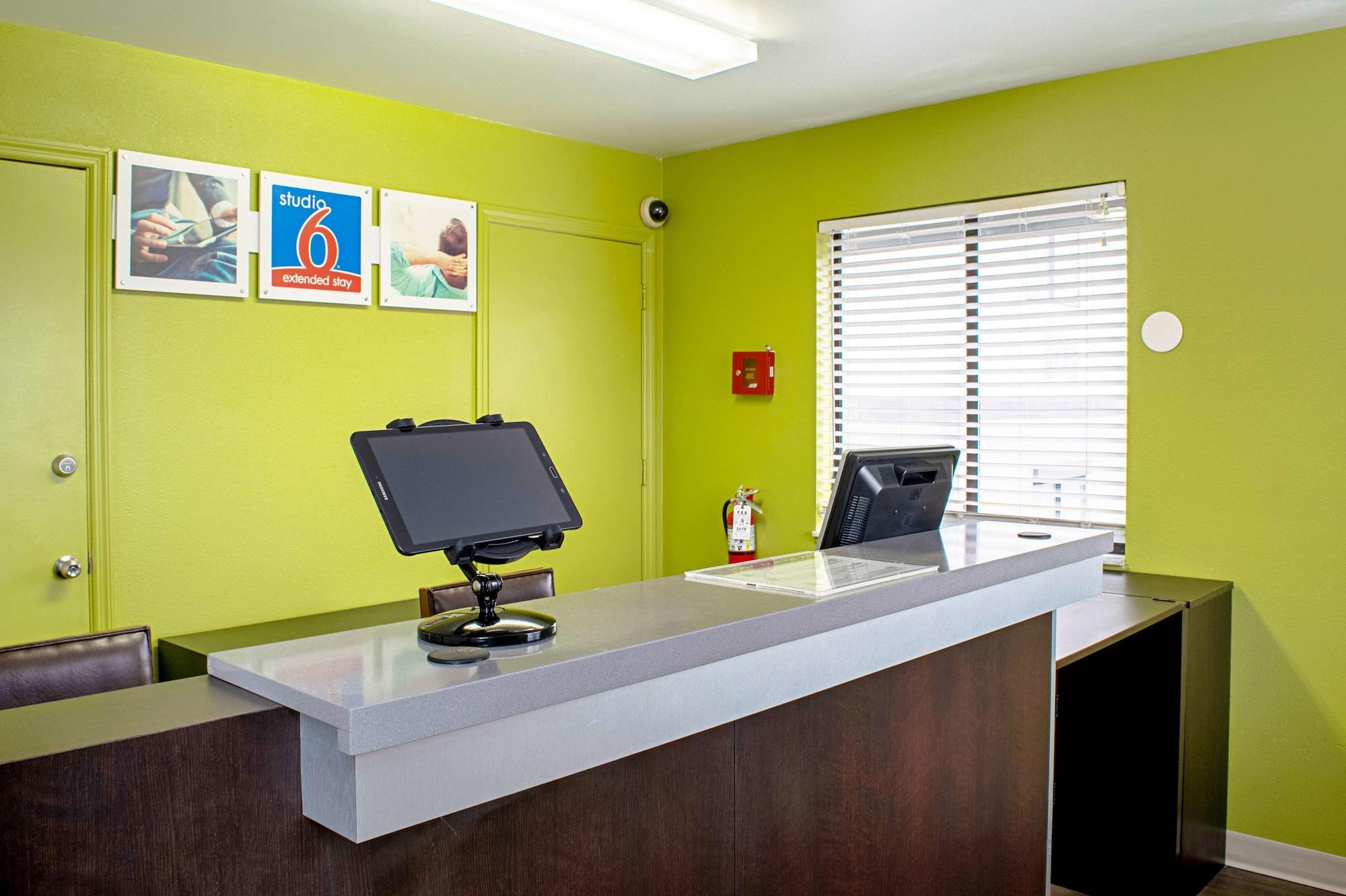 Welcome Suites Springdale - photo 22