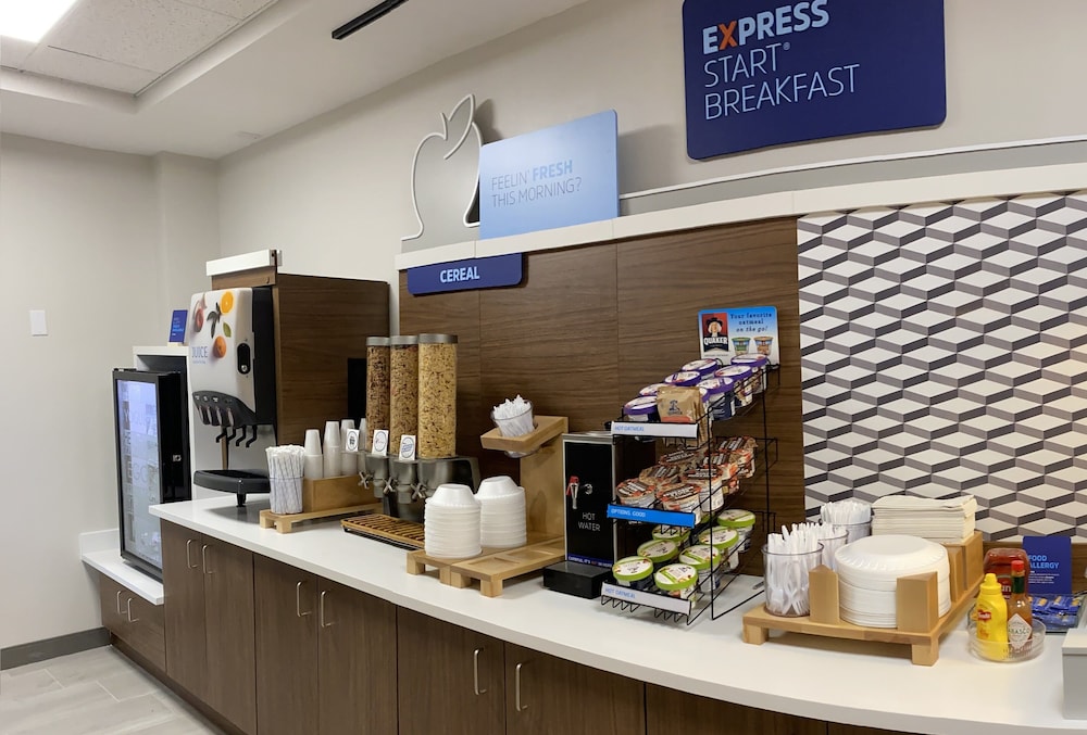 Holiday Inn Express Hotel & Suites Plymouth by IHG - photo 50