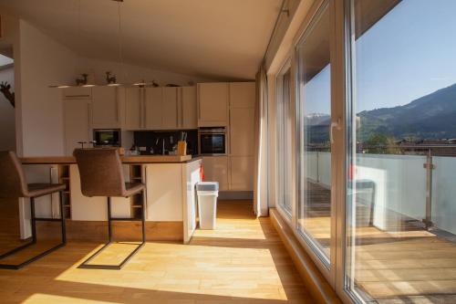 Penthouse Schmetterling mit Dachterrasse — 4-Star Luxury Hotel in Zell Am See, Austria