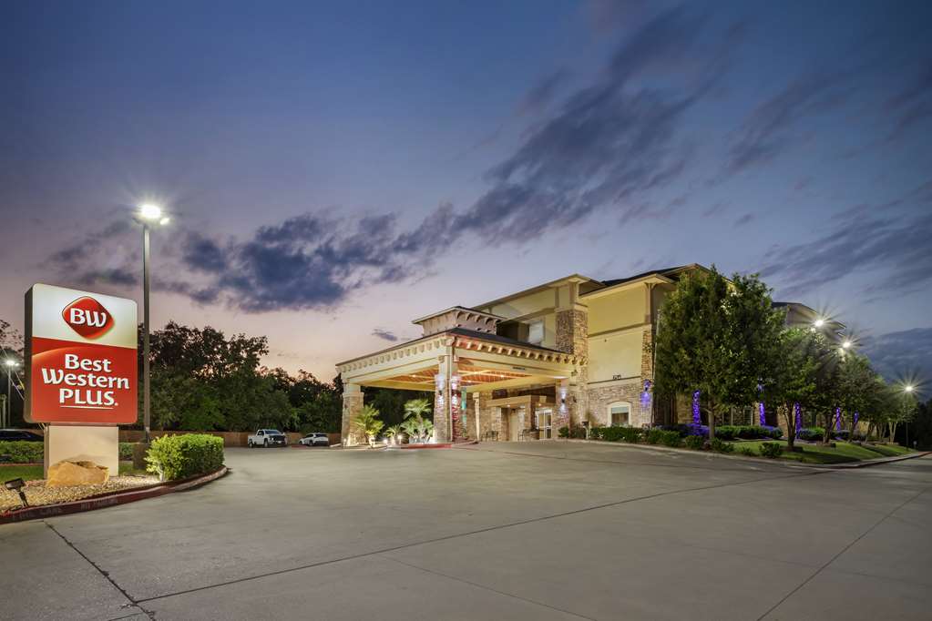 Best Western Plus Goliad Inn & Suites - photo 11