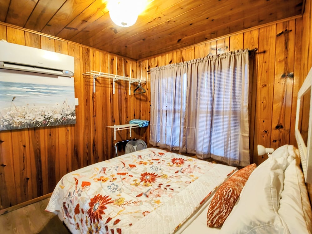 Edgewater Resort Cottage #1 - photo 32