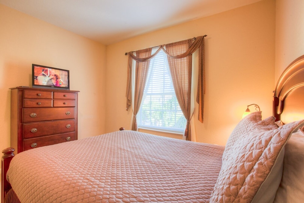 Lovely Third floor Vista Cay Resort Condo - photo 6