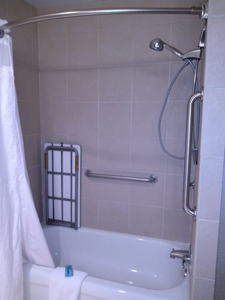 Holiday Inn Express Hotel & Suites Waterford by IHG - photo 64